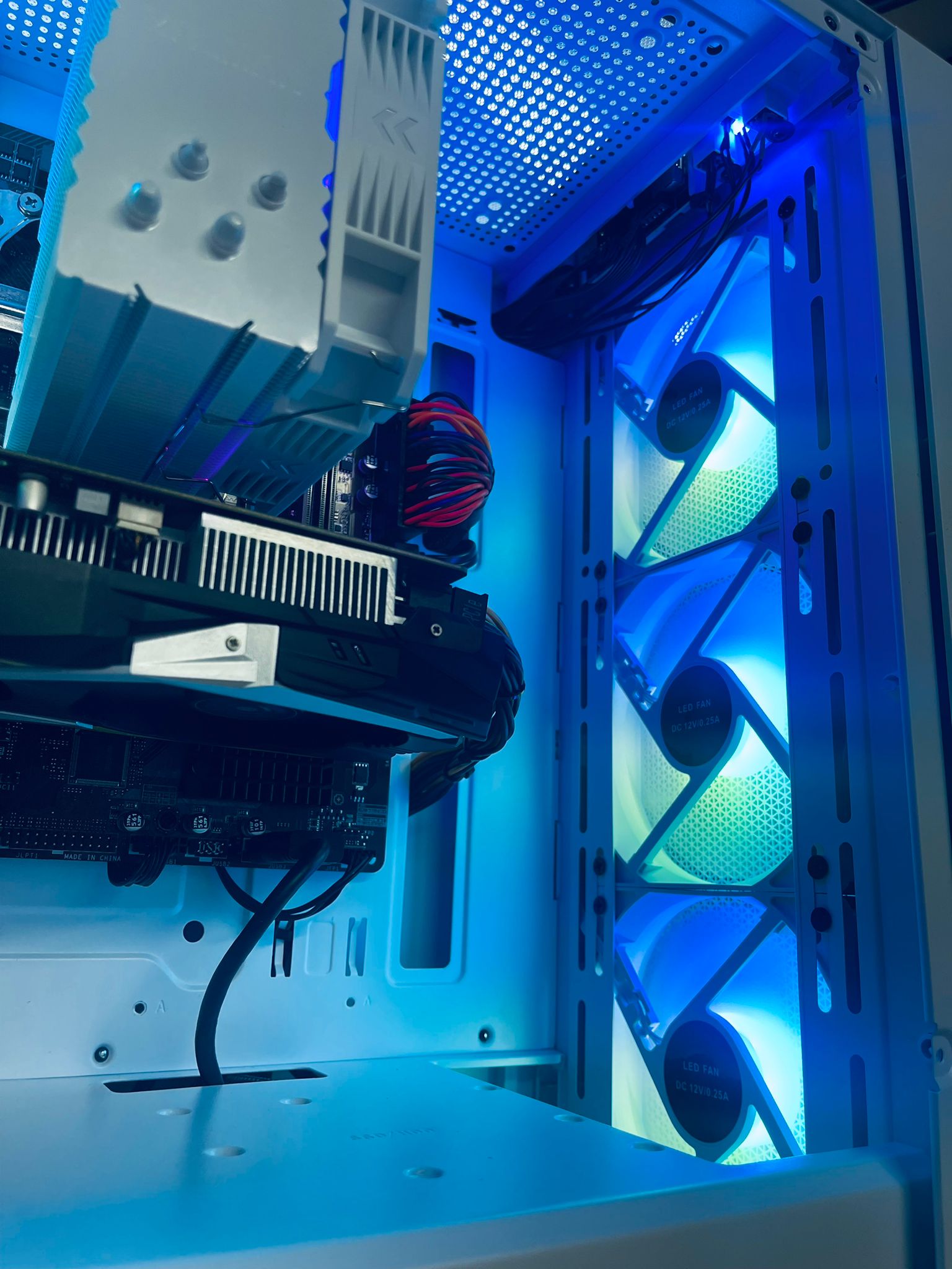 [PC3] AMD Ryzen 5 2nd Gen Gaming PC Popular for FPS player